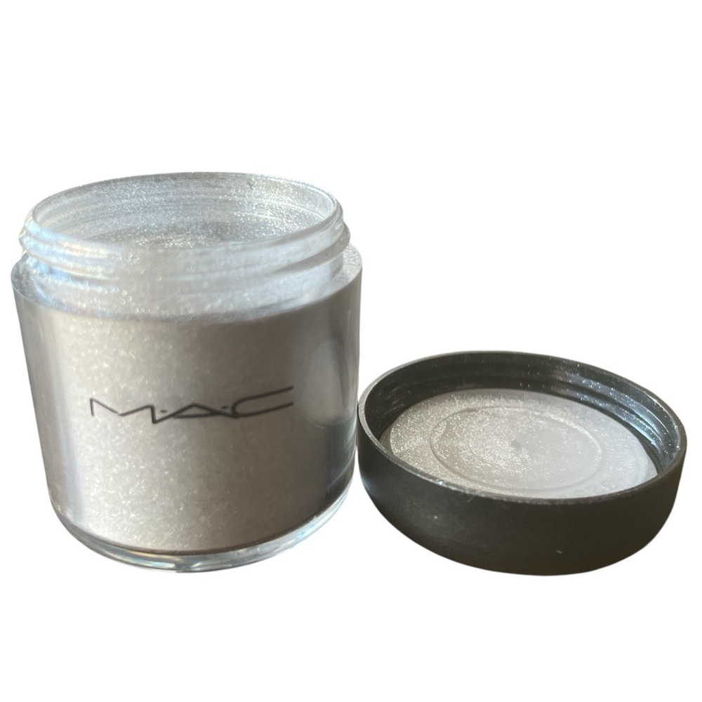 MAC cosmetics reflects pearl glitter